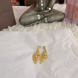 Beautiful Textured 2.5” Gold Dangly Earrings!🤩🛍️💕